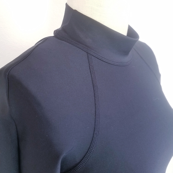 Alo Yoga | Black Crop Performance wears XS - Picture 11 of 13